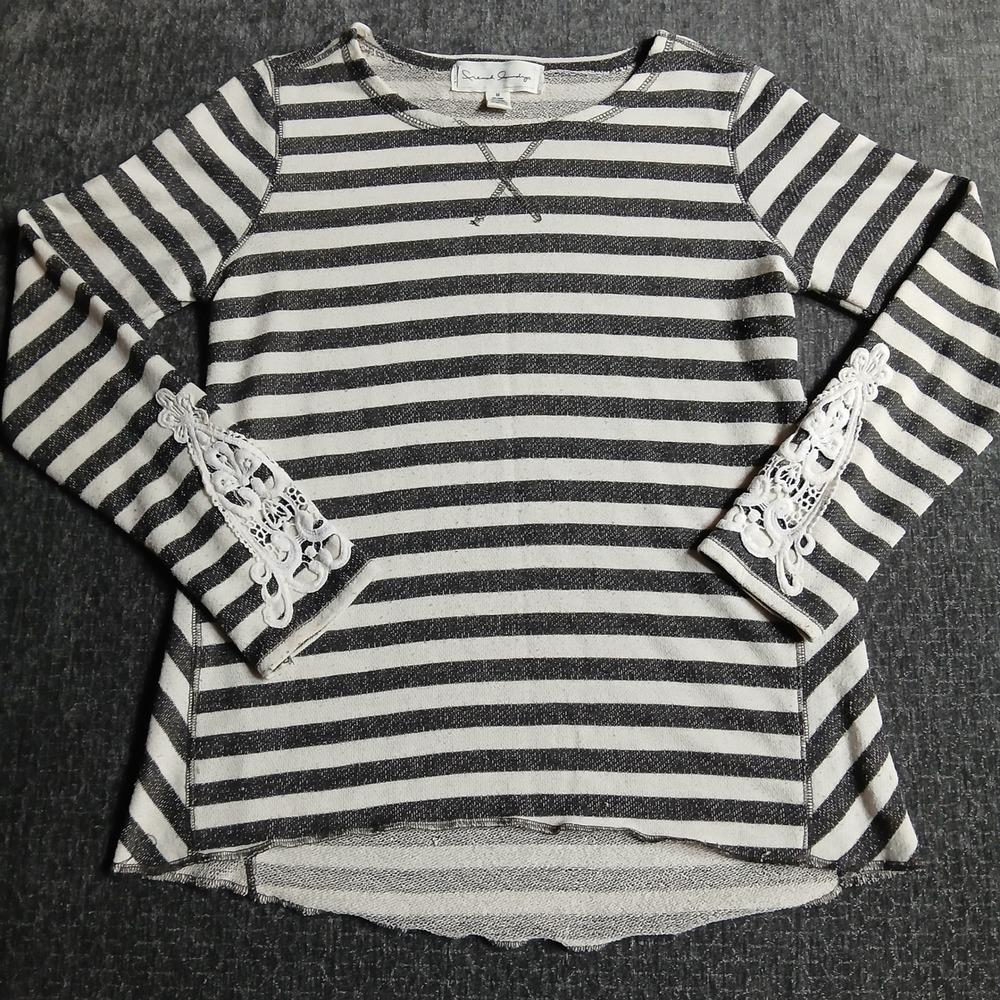 French Laundry Grey White Striped Lace Sleeve Top High Low Hem Medium